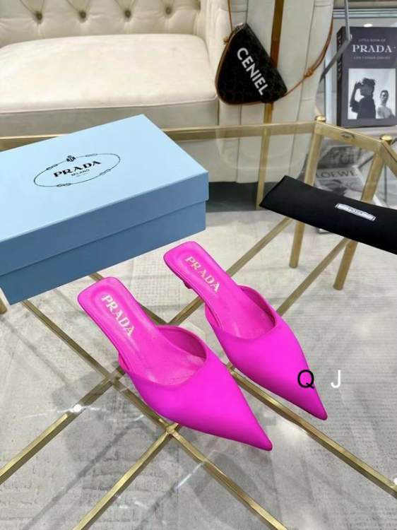 Picture of Prada Shoes _SKUPradasz35-40J110719209